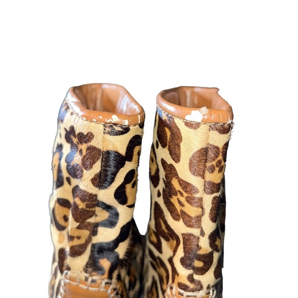 B MAKOWSKY Leopard print calf hair booties size 8.5 - Picture 11 of 14